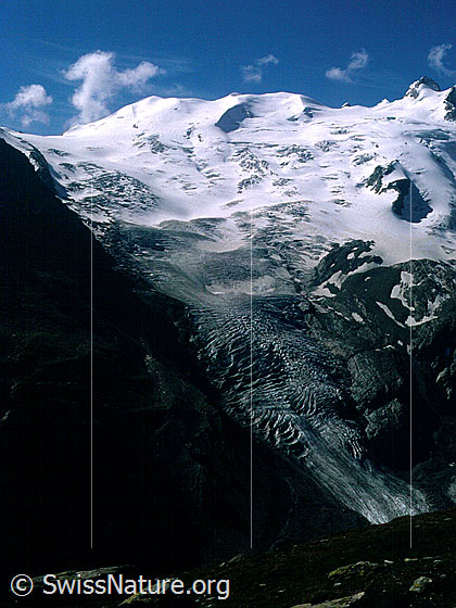 Foto: Fuorcla da la Sella, Piz Sella und Dschimels von N. Davor: Vadret de la Sella (Sellagletscher).
Aufnahme ab Dia.