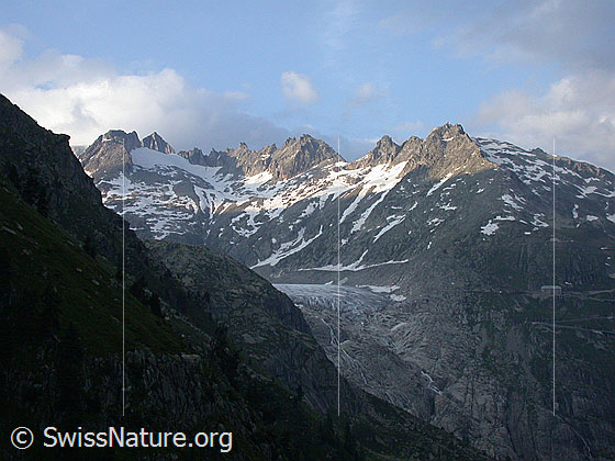 Foto: Rhonegletscher im Abendlicht von WSW 
Im Hintergrund: Sidelenhorn, Gr. Furkahorn und Kl. Furkahorn.