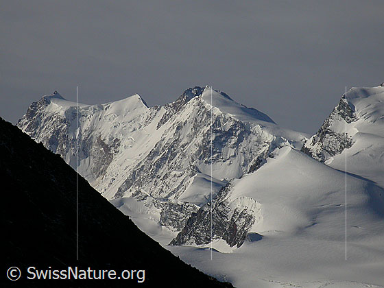 Foto: Monte Rosa von NNE (Hohsaas)
Signalkuppe, Zumsteinspitze, Dufourspitze, Nordend.