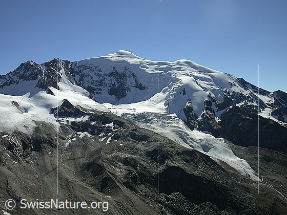 Foto: Weissmies, Triftgletscher und Mälligagletscher von NW  (Gipfel Jegihorn).

.
