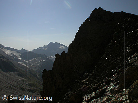 Foto: Im Aufstieg zum 4. Turbechepf (Pt. 3118): Blick Richtung SE zu Ofenhorn und 3. Turbechepf.