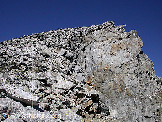 Foto: Gipfelaufbau des Gross Schinhorn vom Mittelbergpass aus.