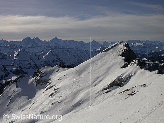 Foto: Türstenhäuptli: Eiger, Mönch und Jungfrau. Davor der Schibengütsch.