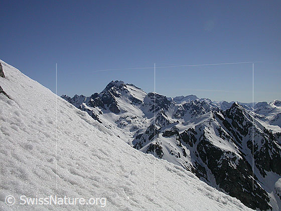 Foto: Im Aufstieg zum Grossen Schinhorn: Blick zum Ofenhorn.