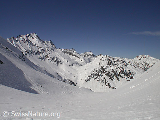 Foto: Im Hotäl: Blick zu Schwarzhorn, Hillehorn, Stockhorn, Bättlihorn, etc.