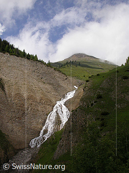 Foto: Wasserfall am Ausgang des Fäldbachtals.
