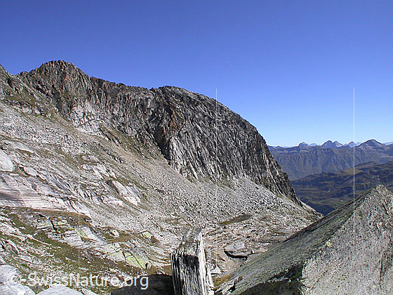 Foto: Im Aufstieg zum Frunthorn. Blick zurück zu Fruntseeli und Dachberg.