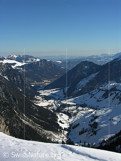 Foto: Blick vom Ankestock ins Diemtigtal mit Abendberg und Hohmad.