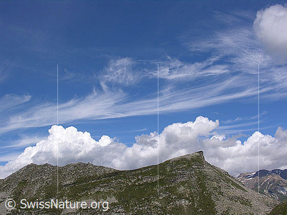 Foto: Blick vom Fleschsee zum Stockhorn mit interessanten Wolken.