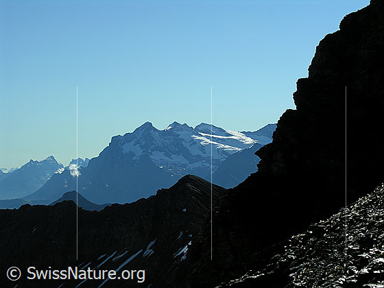 Foto: Im Abstieg vom Schilthorn. Blick zum Wetterhorn.