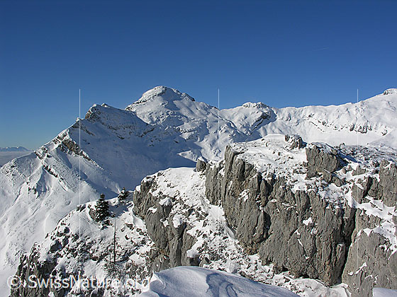 Foto: Blick vom Böli zum Schibengütsch (Schrattenfluh).
