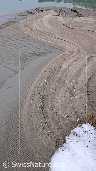Foto: Sandbank mit faszinierenden Formen und Strukturen.