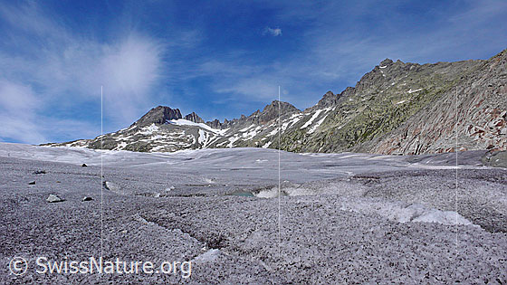 Foto: Blick über den Rhonegletscher zu Sidelenhorn, Gross Furkahorn und Klein Furkahorn.
