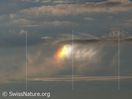 Foto: Halo.
Wolken mit einer Halo-Erscheinung.