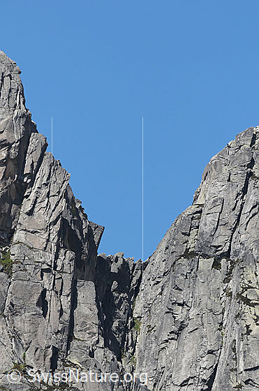 Foto: Scharte im Fels im Klettergebiet der Gelmerhörner.
