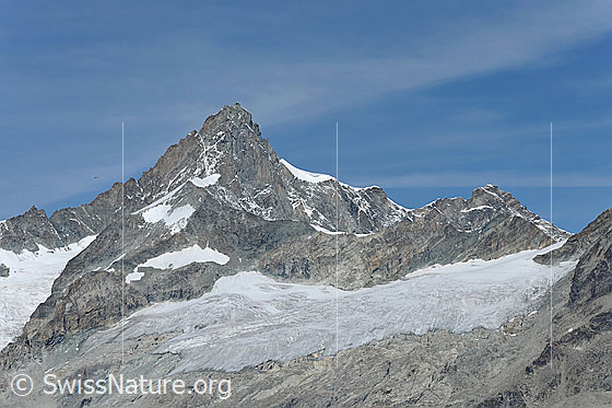 Foto: Zinalrothorn mit Triftgletscher und Rothorngletscher.