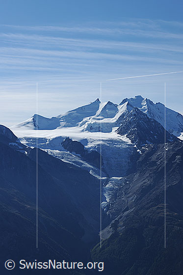 Foto: Riedgletscher und Mischabelgruppe. Blick vom Augstbordhorn zur Mischabelgruppe und zum Riedgletscher.
Gipfel: Ulrichshorn, Nadelhorn, Stecknadelhorn, Hohberghorn, Dürrenhorn und Dom.
