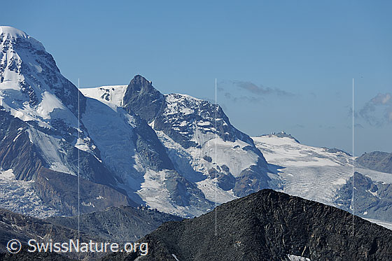 Foto: Klein Matterhorn und Testa Grigia.
Im Vordergund das Fluehorn.
In der Fallinie des Klein Matterhorns: Der Gornergrat.