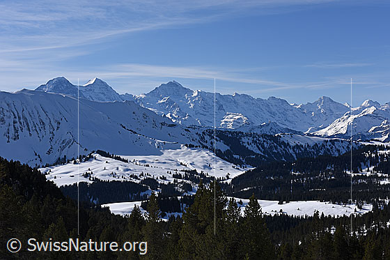 Foto: Naturlandschaft mit dem Dreigestirn im Hintergrund.