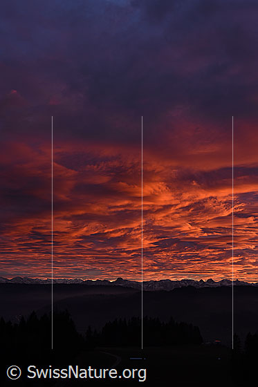 Foto: Abendstimmung mit glühenden Wolken.