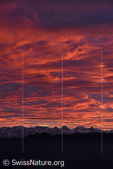 Foto: Glühende Wolken am Abendhimmel.