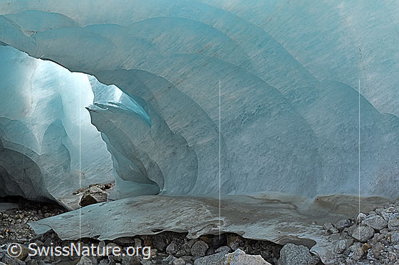 Photo: Ice cave with beautifully colored glacier ice in the Oberaargletscher. A few weeks later, the ice cave was history.