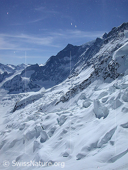 Foto: Blick von der Station Eismeer auf das Obere Ischmeer.
Im Hintergeund der Ochs.