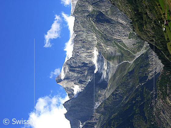 Foto: Blick von Bellwald zum Gross Wannenhorn, Klein Wannenhorn und Distelgrat.
