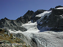 Photo: Ofenhorn mit ausgeapertem Gletscher