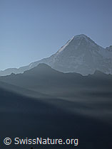 ESCN3461: Eigernordwand und Tschuggen mit Dunstschichten