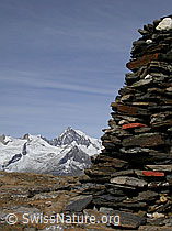 F008537: Steinmann auf Breithorngipfel und Aletschhorn
