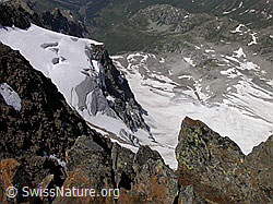 Photo: Tiefblick vom Ofenhorn auf den Tälligletscher
