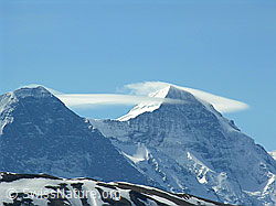 F022854: Eiger und Mönch mit geschliffenen Wolken