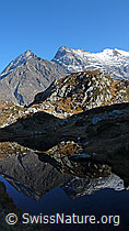 F043394: Spiegelbild Sustenspitz und Sustenhorn
