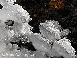 F044519: Glänzende Eisgebilde