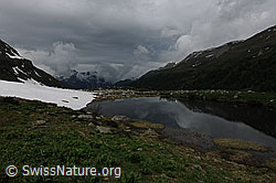 F068757: Halsesee und stark bewölkter Himmel