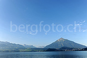 F080767: Niesenpyramide und Thunersee