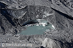 Foto: Gletschersee mit Eisriegel