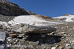 Foto: Gletschertisch auf dem Allalingletscher