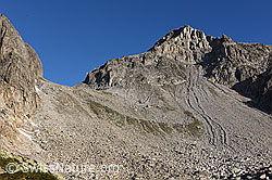 Photo: Terminal moraine (en moraine) of the Chüeboden glacier