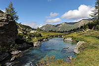 Kalenderfoto Wasserbecken in Naturlandschaft