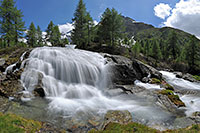Kalenderfoto Wasserfall in Naturlandschaft